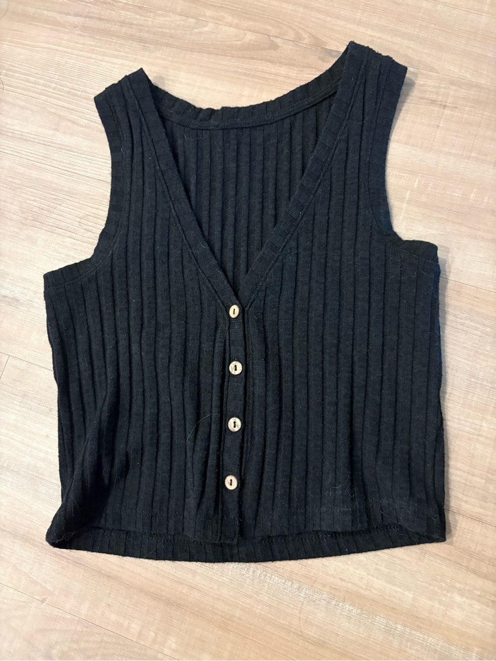 Ribbed V-Neck Button Front Crop Tank - Black